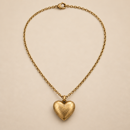 Vireqlo™ Vintage Heart Pendant Necklace hero