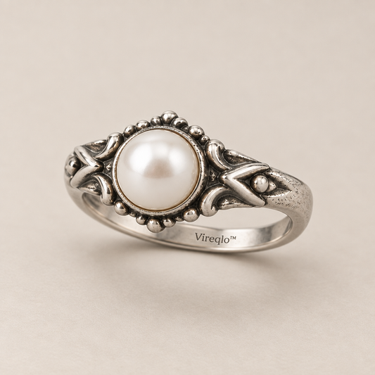 Vireqlo™ Vintage Pearl Accent Ring hero
